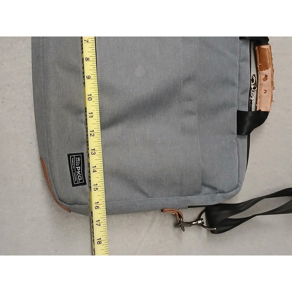 PKG (15”) Laptop Messenger Bag Carry Crossbody Gray 10L Pre Owned